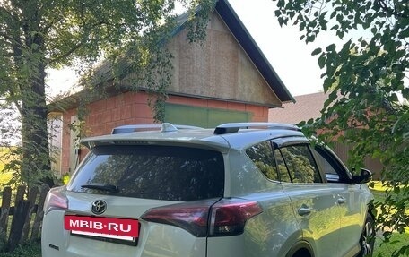 Toyota RAV4, 2017 год, 2 550 000 рублей, 10 фотография