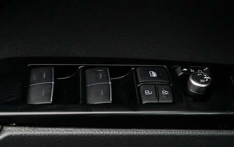 Toyota Camry, 2023 год, 3 650 000 рублей, 28 фотография