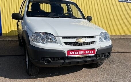 Chevrolet Niva I рестайлинг, 2015 год, 820 000 рублей, 1 фотография