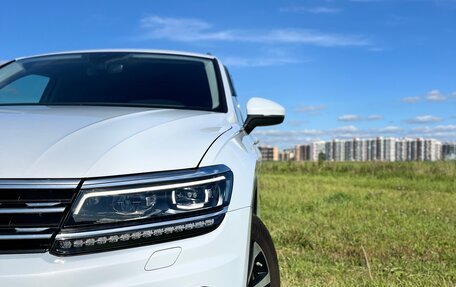 Volkswagen Tiguan II, 2020 год, 2 180 000 рублей, 2 фотография
