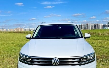 Volkswagen Tiguan II, 2020 год, 2 180 000 рублей, 4 фотография