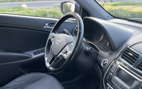 Hyundai Solaris II рестайлинг, 2015 год, 750 000 рублей, 9 фотография