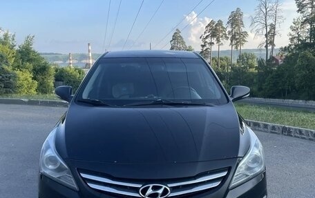 Hyundai Solaris II рестайлинг, 2015 год, 750 000 рублей, 3 фотография