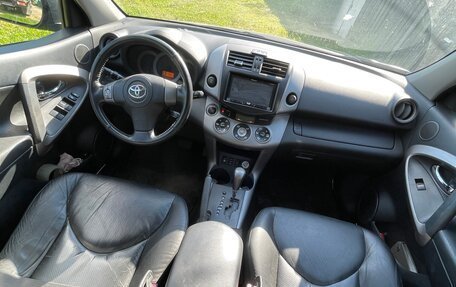 Toyota RAV4, 2006 год, 1 300 000 рублей, 8 фотография