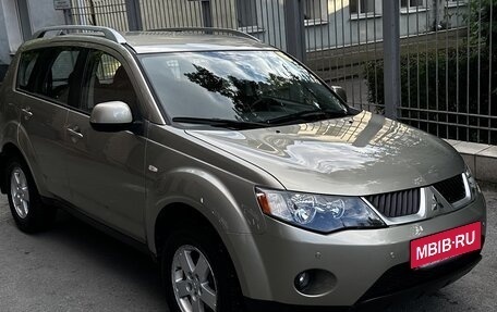Mitsubishi Outlander III рестайлинг 3, 2008 год, 1 107 000 рублей, 1 фотография