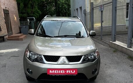 Mitsubishi Outlander III рестайлинг 3, 2008 год, 1 107 000 рублей, 2 фотография