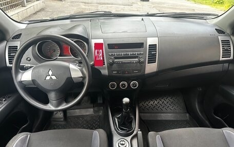 Mitsubishi Outlander III рестайлинг 3, 2008 год, 1 107 000 рублей, 11 фотография