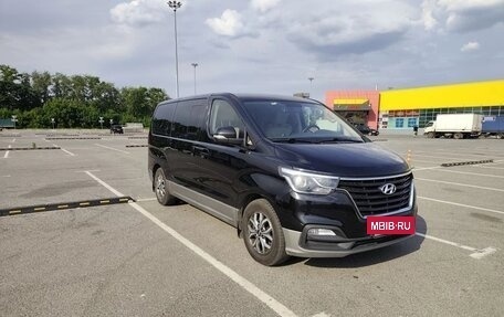 Hyundai H-1 II рестайлинг, 2018 год, 3 300 000 рублей, 4 фотография