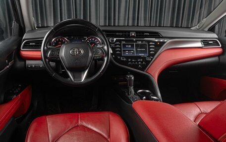 Toyota Camry, 2018 год, 2 739 000 рублей, 6 фотография