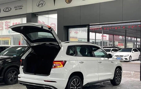 Skoda Karoq I, 2022 год, 1 860 000 рублей, 4 фотография