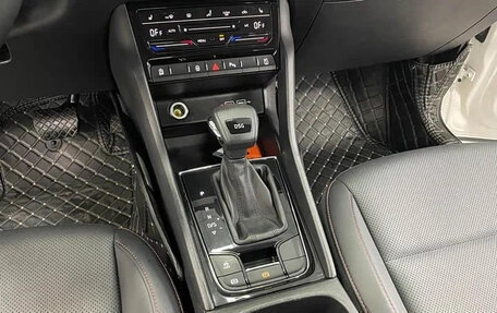 Skoda Karoq I, 2022 год, 1 860 000 рублей, 11 фотография