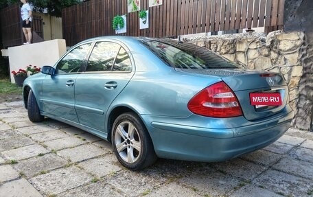 Mercedes-Benz E-Класс, 2002 год, 750 000 рублей, 2 фотография