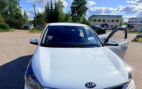 KIA Rio IV, 2019 год, 1 200 000 рублей, 4 фотография