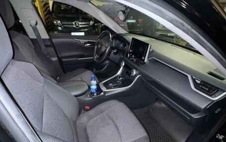 Toyota RAV4, 2020 год, 3 750 000 рублей, 7 фотография