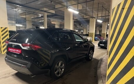 Toyota RAV4, 2020 год, 3 750 000 рублей, 5 фотография