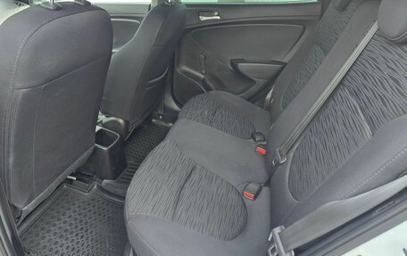 Hyundai Solaris II рестайлинг, 2015 год, 999 000 рублей, 24 фотография