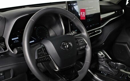 Toyota Highlander, 2025 год, 5 690 000 рублей, 16 фотография