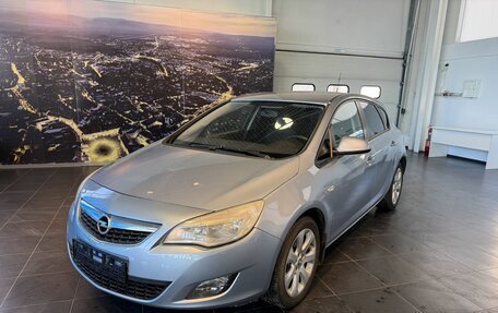 Opel Astra J, 2011 год, 750 000 рублей, 3 фотография