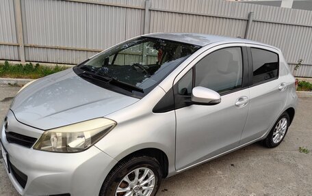 Toyota Vitz, 2011 год, 645 000 рублей, 2 фотография