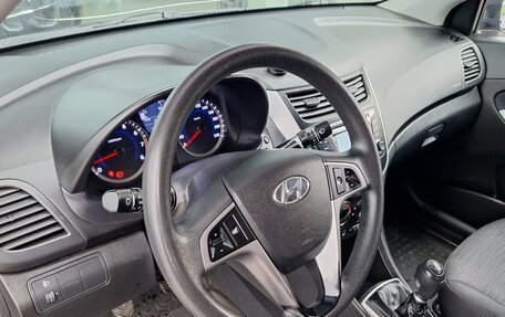 Hyundai Solaris II рестайлинг, 2016 год, 1 050 000 рублей, 10 фотография