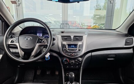 Hyundai Solaris II рестайлинг, 2016 год, 1 050 000 рублей, 11 фотография