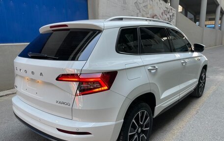 Skoda Karoq I, 2022 год, 1 781 000 рублей, 4 фотография