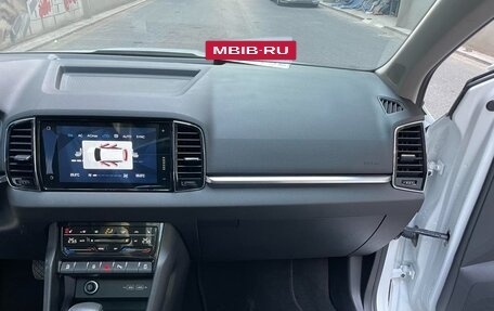 Skoda Karoq I, 2022 год, 1 781 000 рублей, 9 фотография