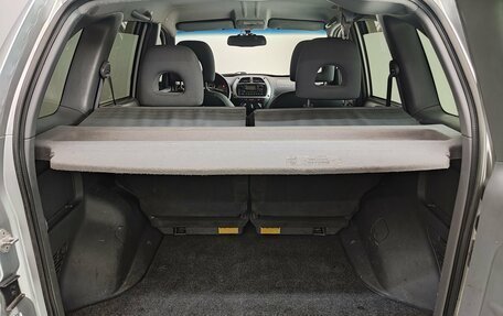 Toyota RAV4, 2003 год, 690 000 рублей, 30 фотография