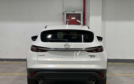 Mazda CX-4, 2022 год, 1 730 000 рублей, 5 фотография