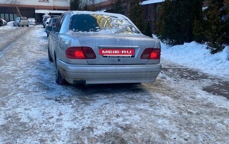 Mercedes-Benz E-Класс, 1999 год, 350 000 рублей, 3 фотография