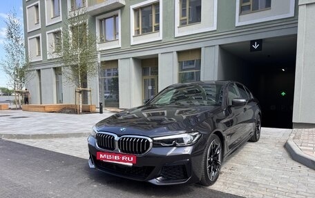 BMW 5 серия, 2021 год, 6 950 000 рублей, 2 фотография