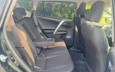 Toyota RAV4, 2015 год, 2 300 000 рублей, 9 фотография