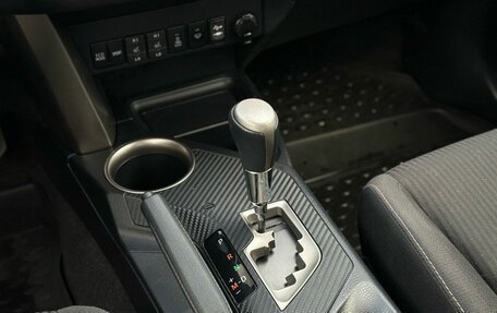 Toyota RAV4, 2015 год, 2 349 000 рублей, 21 фотография