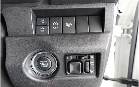 Suzuki Jimny, 2023 год, 1 800 000 рублей, 20 фотография