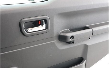 Suzuki Jimny, 2023 год, 1 800 000 рублей, 21 фотография