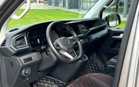 Volkswagen Multivan T6 рестайлинг, 2021 год, 7 350 000 рублей, 17 фотография