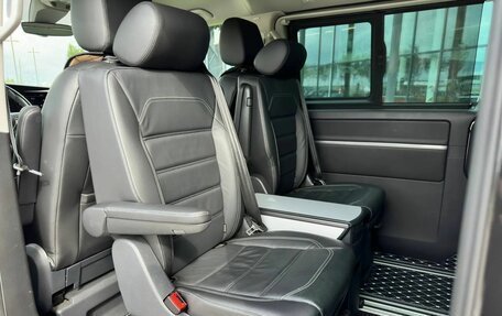 Volkswagen Multivan T6 рестайлинг, 2021 год, 7 350 000 рублей, 19 фотография