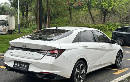 Hyundai Elantra, 2023 год, 1 300 000 рублей, 8 фотография