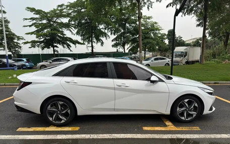 Hyundai Elantra, 2023 год, 1 300 000 рублей, 5 фотография
