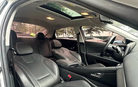 Hyundai Elantra, 2023 год, 1 300 000 рублей, 13 фотография