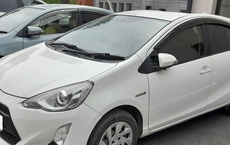 Toyota Aqua I, 2015 год, 710 000 рублей, 2 фотография