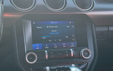 Ford Mustang VI рестайлинг, 2019 год, 2 900 000 рублей, 10 фотография