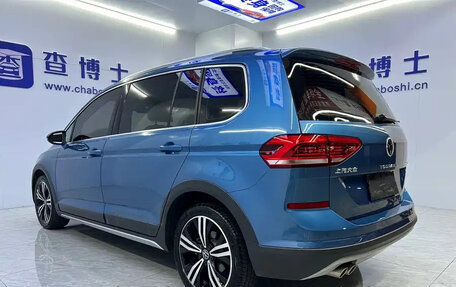 Volkswagen Touran III, 2022 год, 2 050 035 рублей, 6 фотография