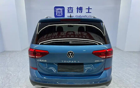 Volkswagen Touran III, 2022 год, 2 050 035 рублей, 5 фотография