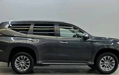 Mitsubishi Pajero Sport III рестайлинг, 2021 год, 2 997 000 рублей, 4 фотография