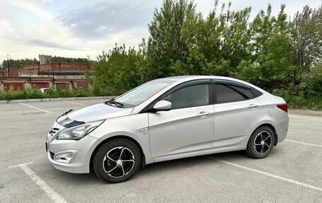 Hyundai Solaris II рестайлинг, 2015 год, 895 000 рублей, 3 фотография