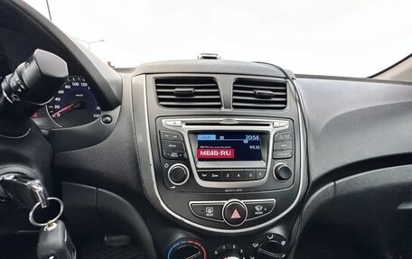 Hyundai Solaris II рестайлинг, 2015 год, 895 000 рублей, 8 фотография
