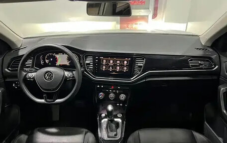Volkswagen T-Roc I, 2023 год, 1 605 000 рублей, 7 фотография