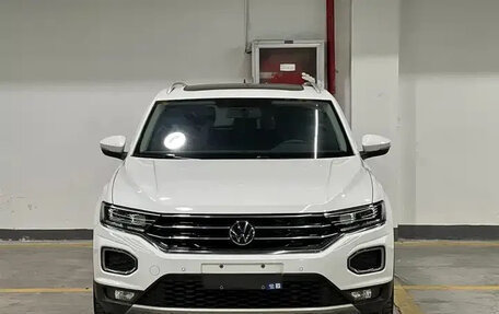 Volkswagen T-Roc I, 2023 год, 1 605 000 рублей, 5 фотография