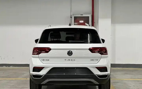 Volkswagen T-Roc I, 2023 год, 1 605 000 рублей, 6 фотография